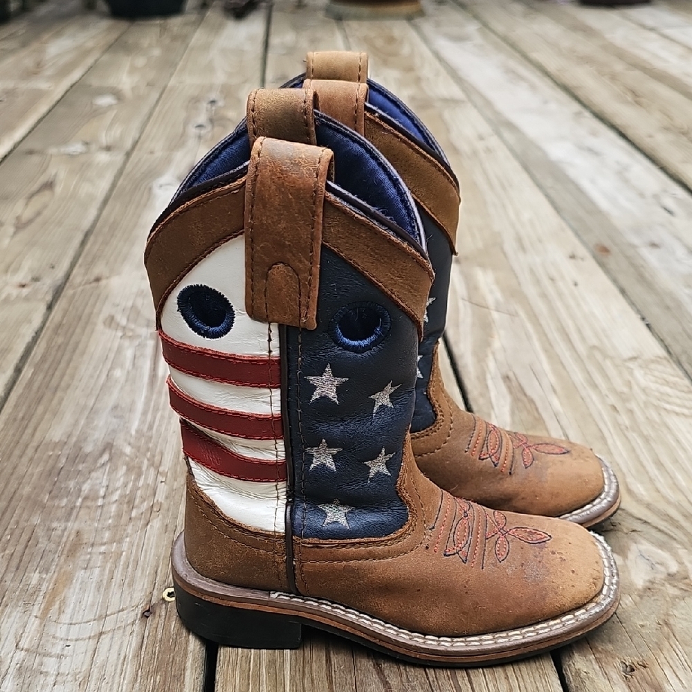 Patriotic Cowboy Boots with Stars and Stripes